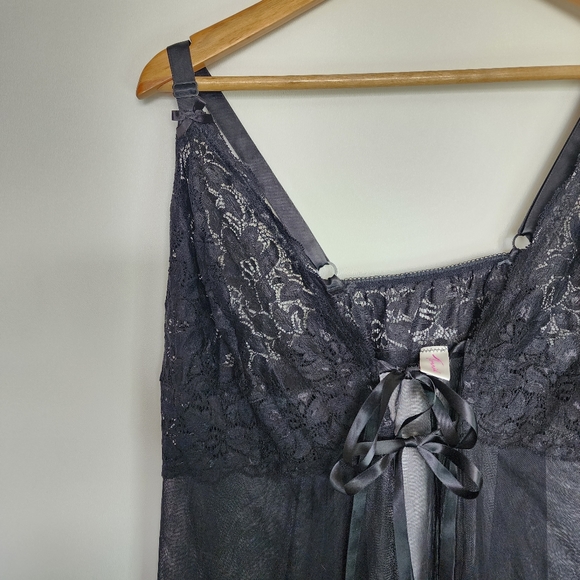 Torrid sheer black and lace cover up night lingerie - Picture 5 of 9